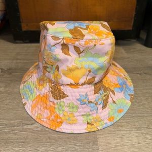 BillaBong Women’s Bucket Hat